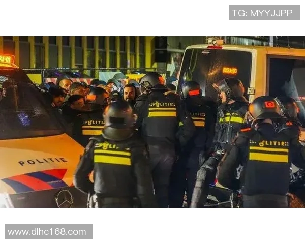 那不勒斯深夜发文疑似回应转会传闻引发热议球迷纷纷猜测