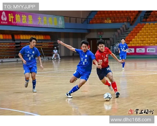 中国小学生足球赛决赛现场激烈对抗堪比职业联赛精彩纷呈