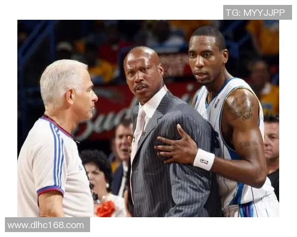 冲突升级！季后赛与教练发生激烈争执