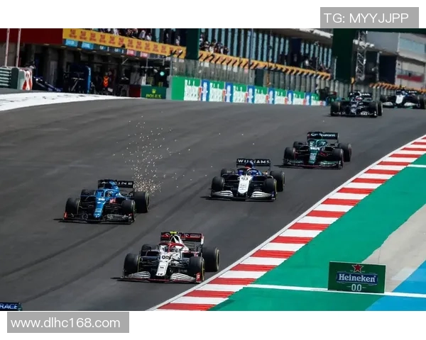 F1车队赛中策略调整及即时数据应用 F1车队赛中策略调整及即时数据应用